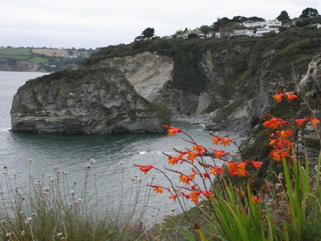 Cliff Head Hotel Carlyon Bay Bagian luar foto