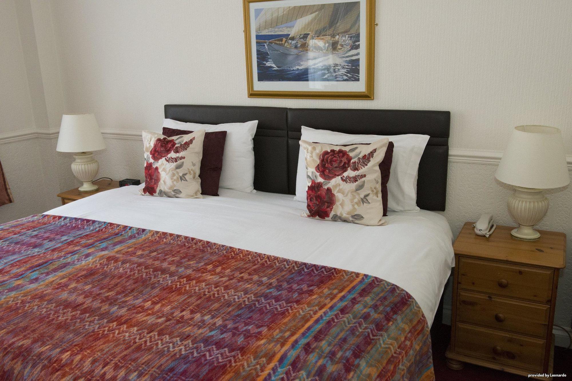 Cliff Head Hotel Carlyon Bay Bagian luar foto